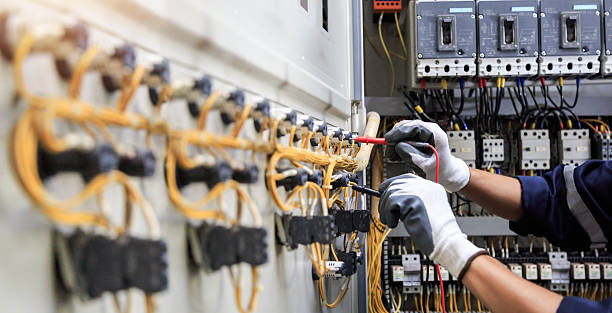 Professional Electrician technician working in Wright City, MO